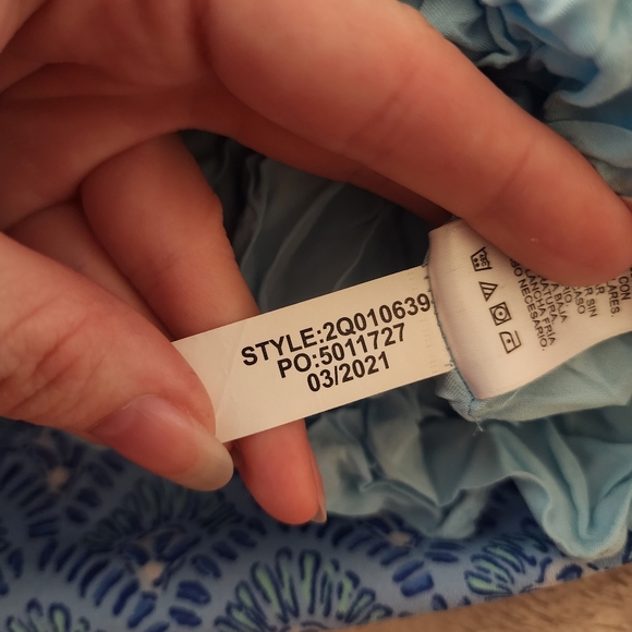 Vineyard Vines Dress - Picture 10 of 11